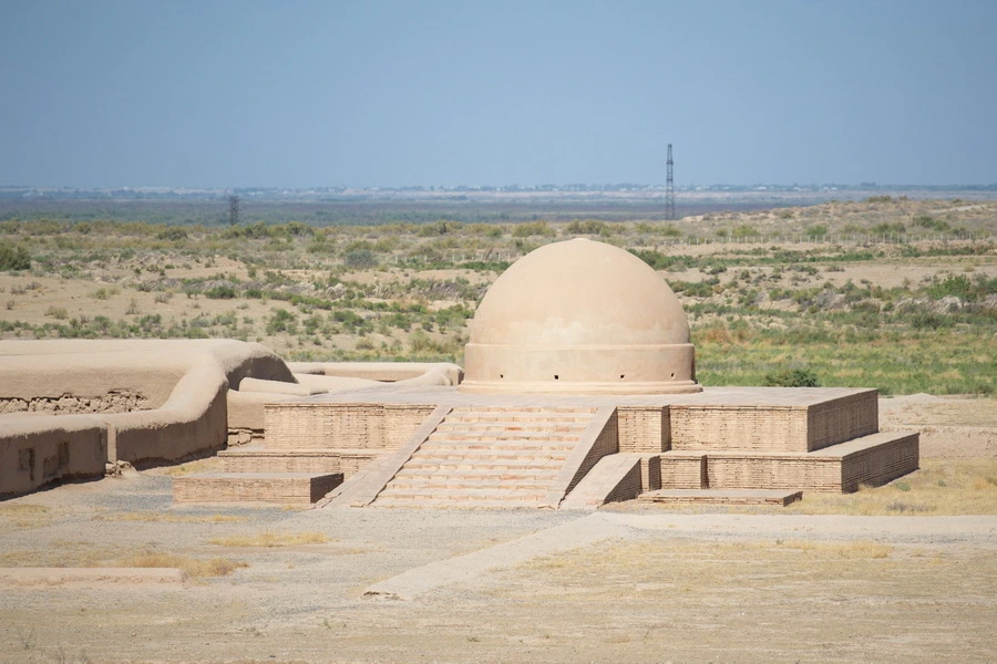 Ruinas budistas de Fayaztepa cerca de Termez, sur de Uzbekistán