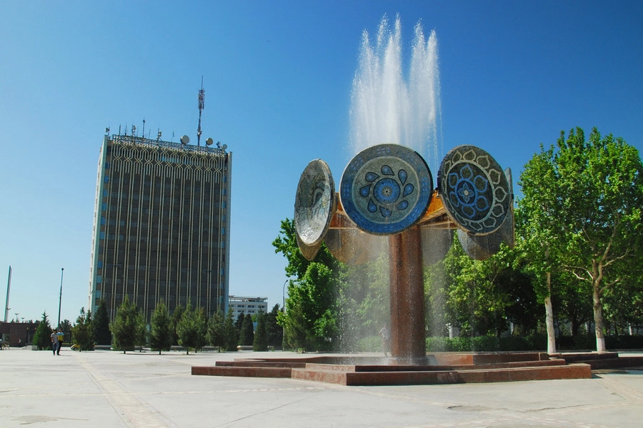 Navoi, la cara moderna e industrial de Uzbekistán