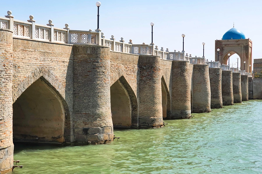 Puente histórico de Qarshi (Karshi), Uzbekistán
