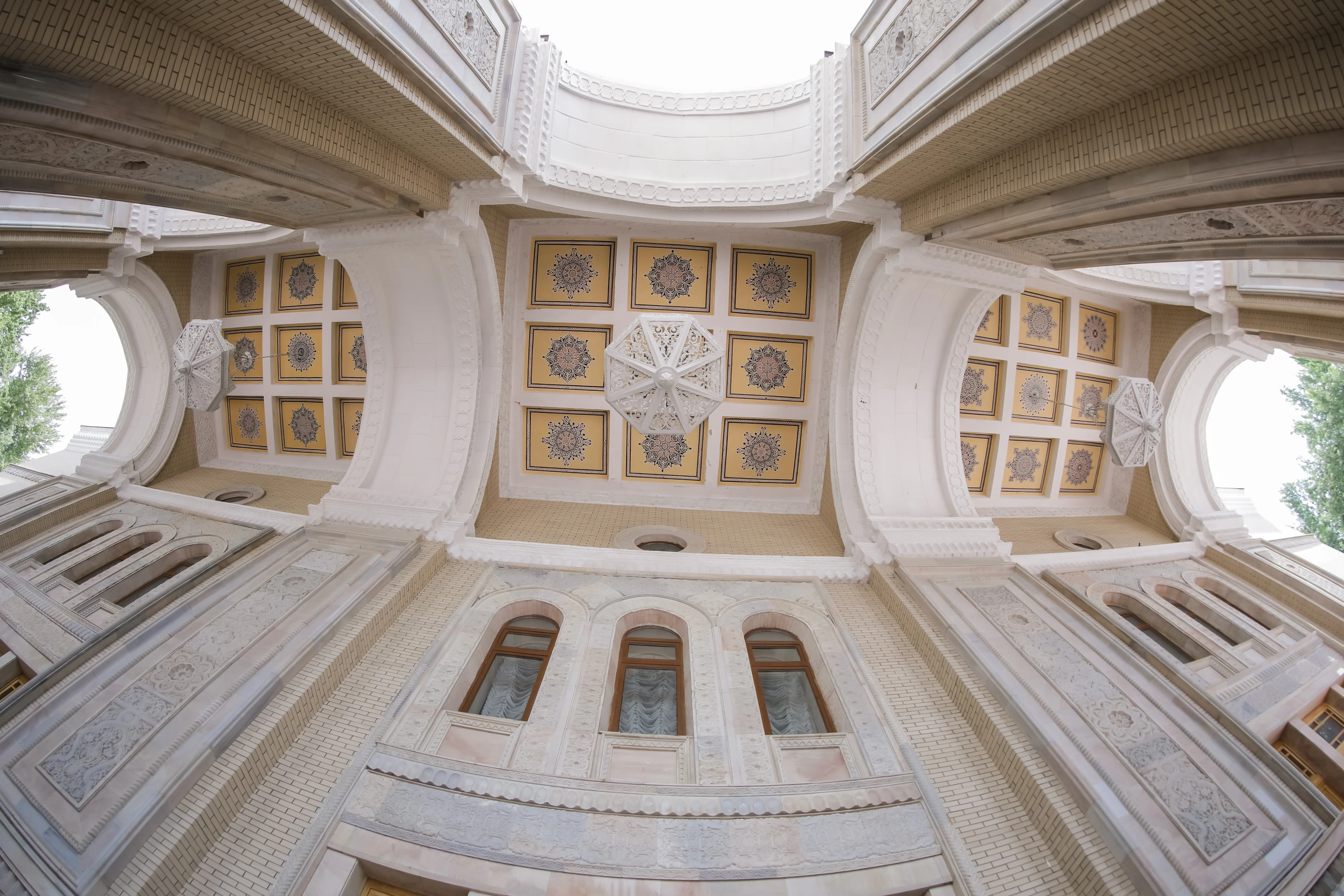 Detalle arquitectónico del Teatro Alisher Navoi construido por Alexey Shchusev