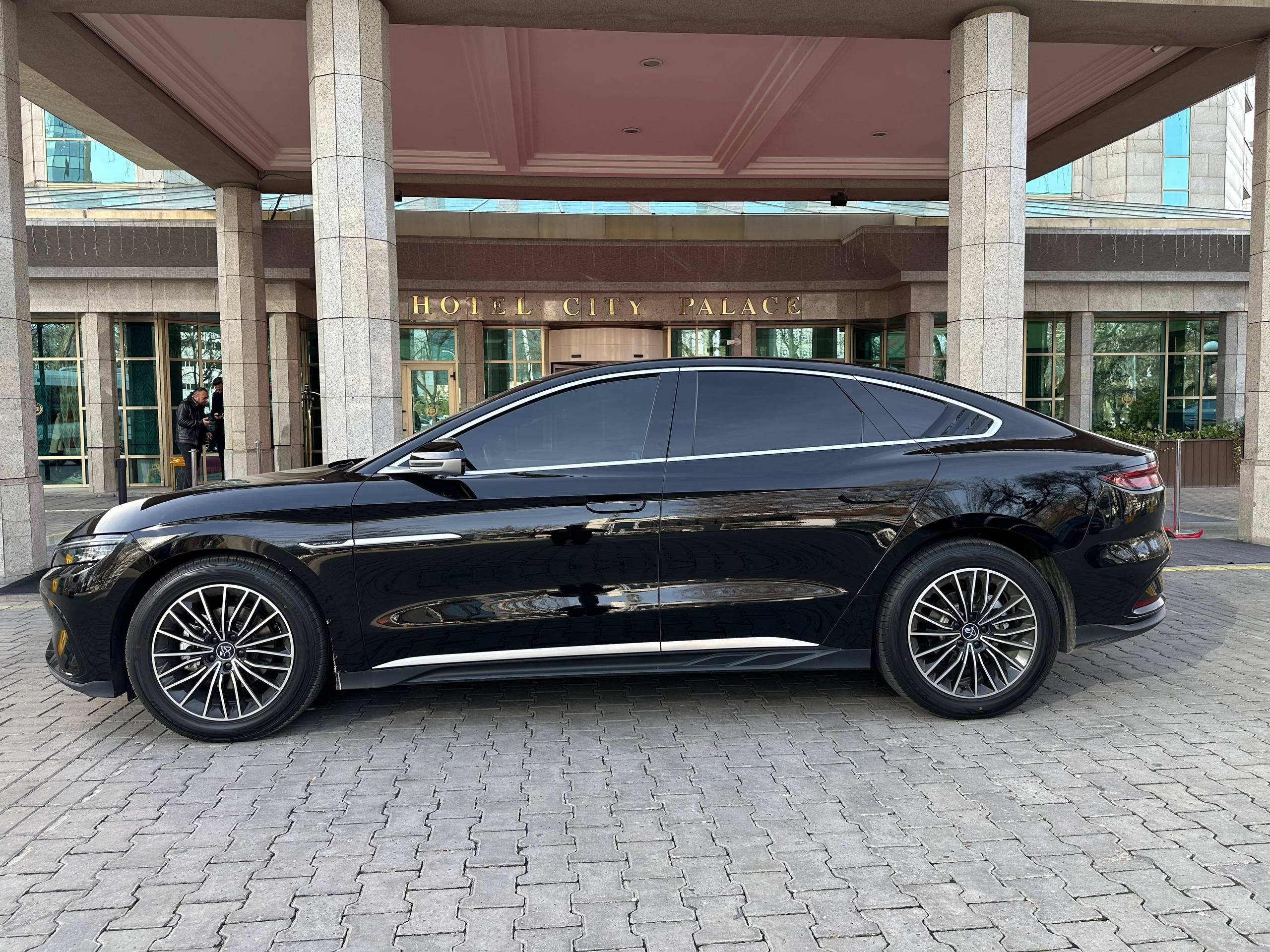 Traslado privado desde/hacia el aeropuerto de Bujará 4