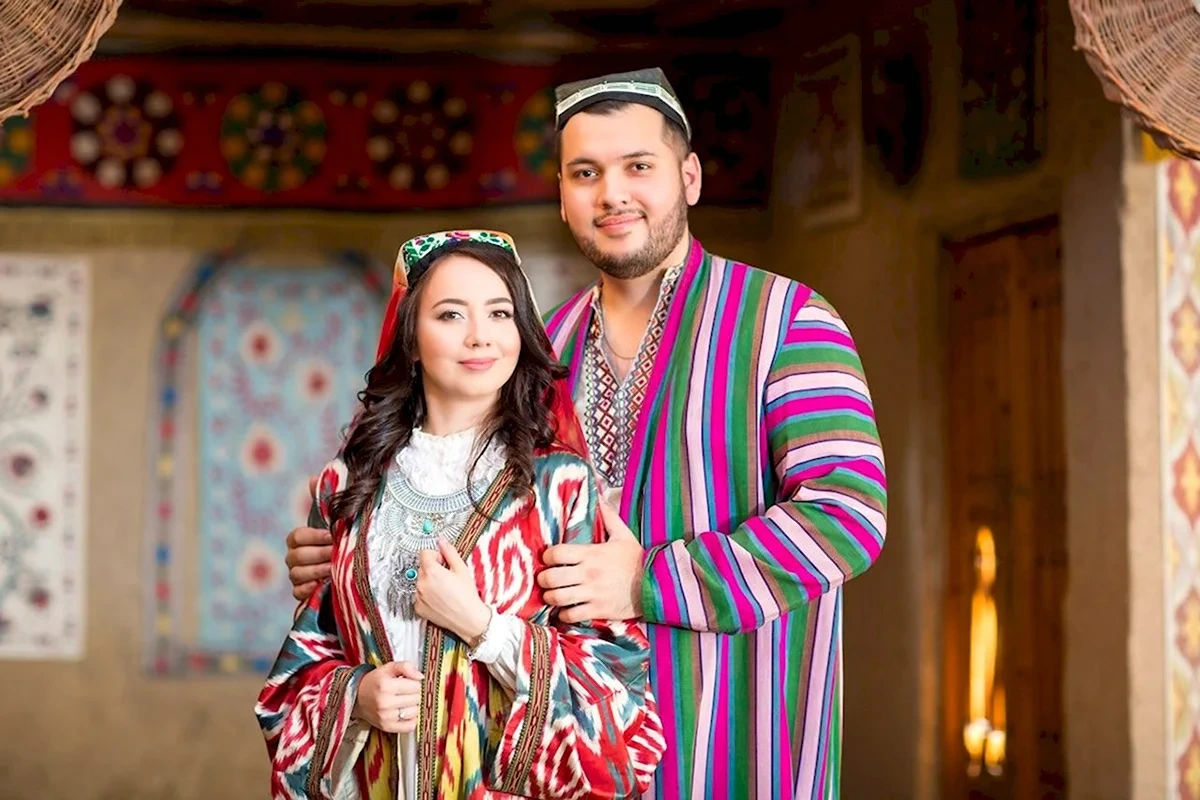 Vestimenta tradicional de Uzbekistán